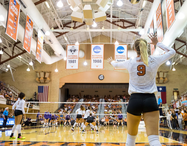 4-types-of-serves-in-volleyball-overhand-underhand-topspin-and-jump