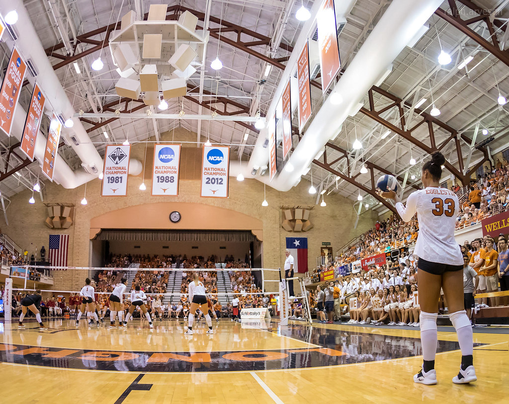 4 Types of Serves in Volleyball Overhand, Underhand, Topspin and Jump