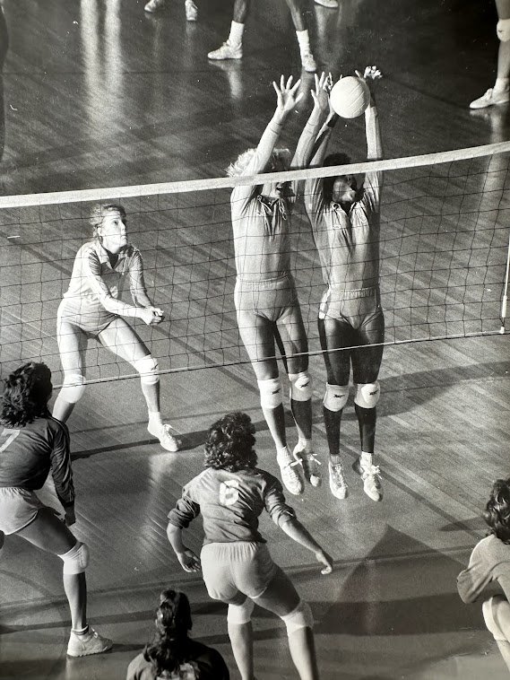 1984 University of Tennessee Knoxville,  3-time All-American April Chapple blocking with Laura Wessberg. That's me with my best friend at the time Swedish born Laura Wessberg. Rest in peace Laura.