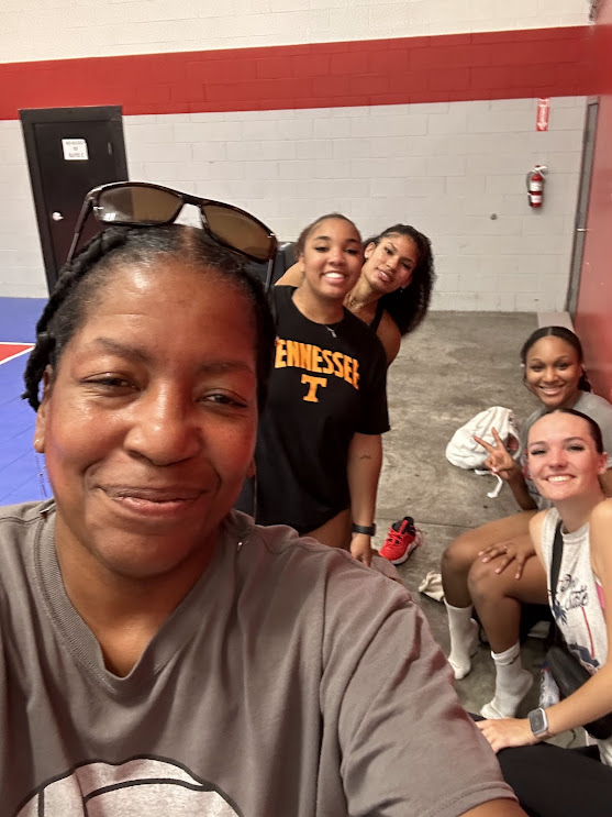 Who Benefits from My Elite Volleyball Trainer Skills? My elite volleyball training is ideal for College players staying in shape during summer breaks. April Chapple, pictured here with Arkansas Tech middle blocker Sierra Sisi Orton, Emporia State outside hitter Jaquelyn Robinson, Janai Tillman outside hitter at WSSU and Ariana Robinson middle blocker St. Johns University.