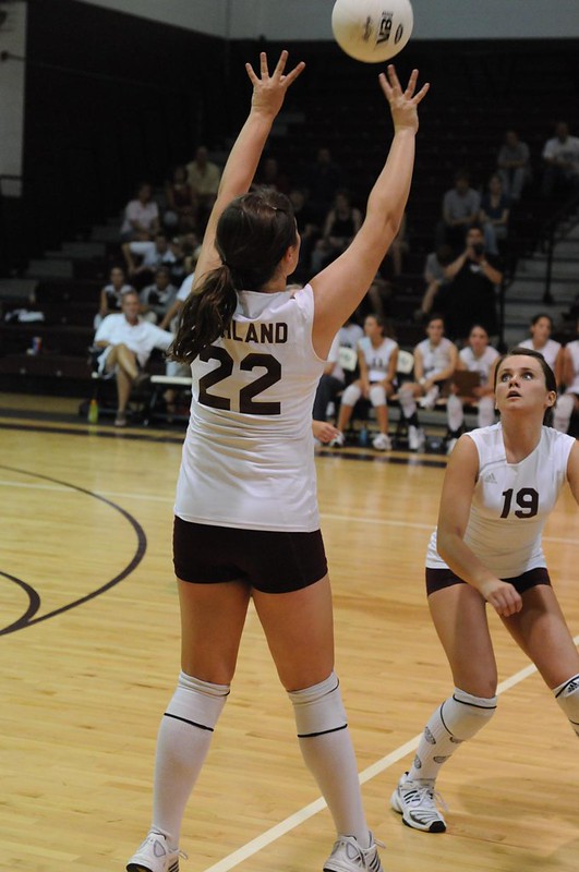 Learning the setter slang and terminology like the "hut," "32," "red," and the "two," is essential for any setter looking to run a faster and effective offense that scores points for your team. (Dan Morgan photo)